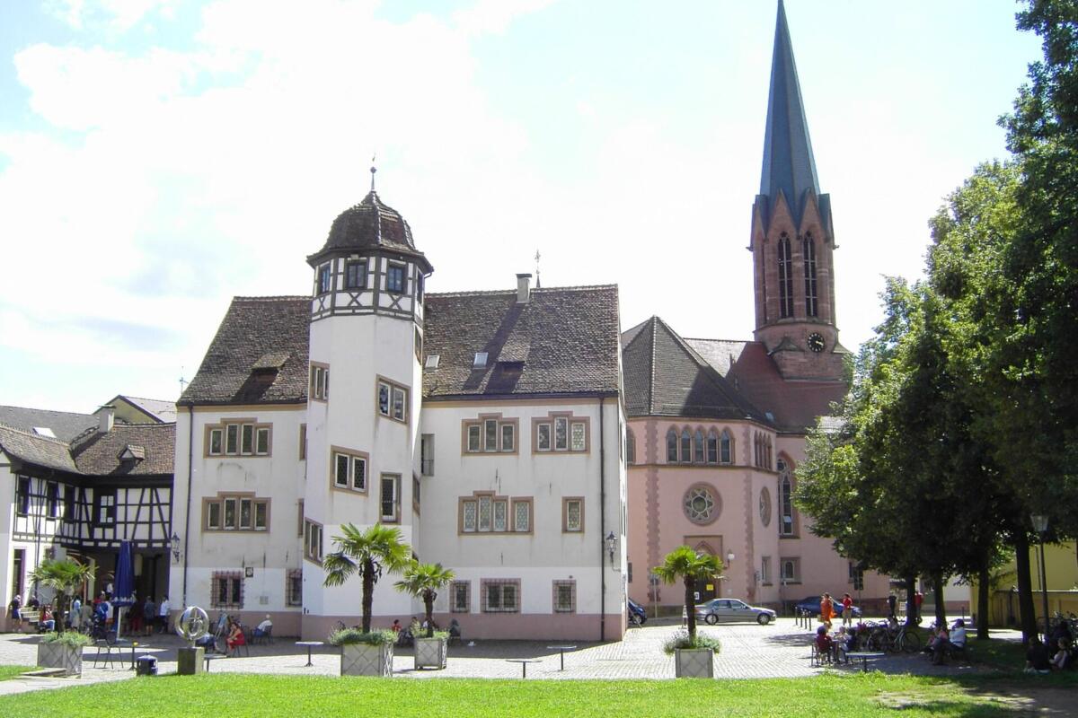 Emmendingen Schlossplatz mit ev Kirche