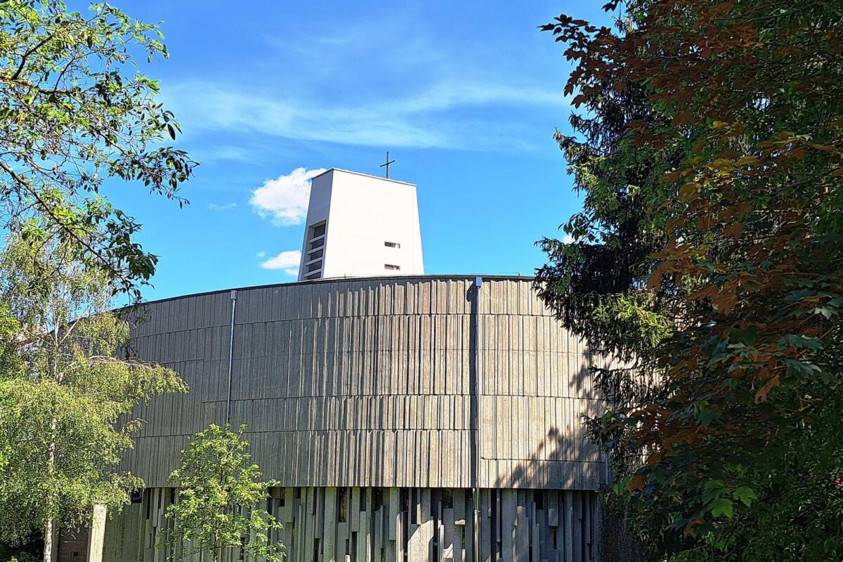 Kirche St. Elisabeth in Singen - Ansicht von Norden her
